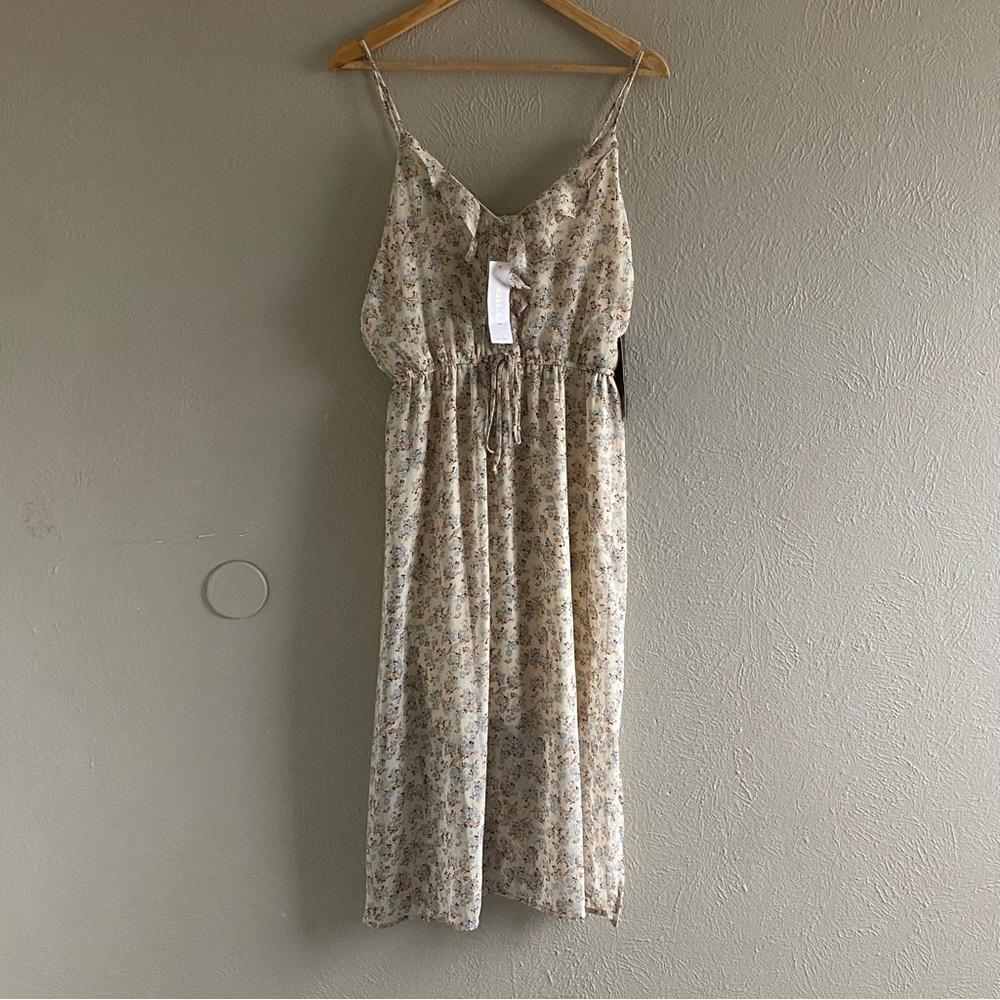 NWT Floral Gilli Spaghetti Strap Dress in Cream